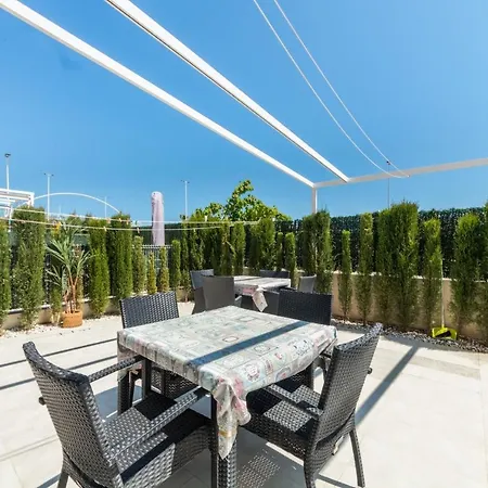 Vivienda Aguas Nuevas Familiar & Deportivo Apartment